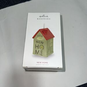 Hallmark Keepsake Ornament New Home Ceramic House 2018 Christmas Green Red NIB